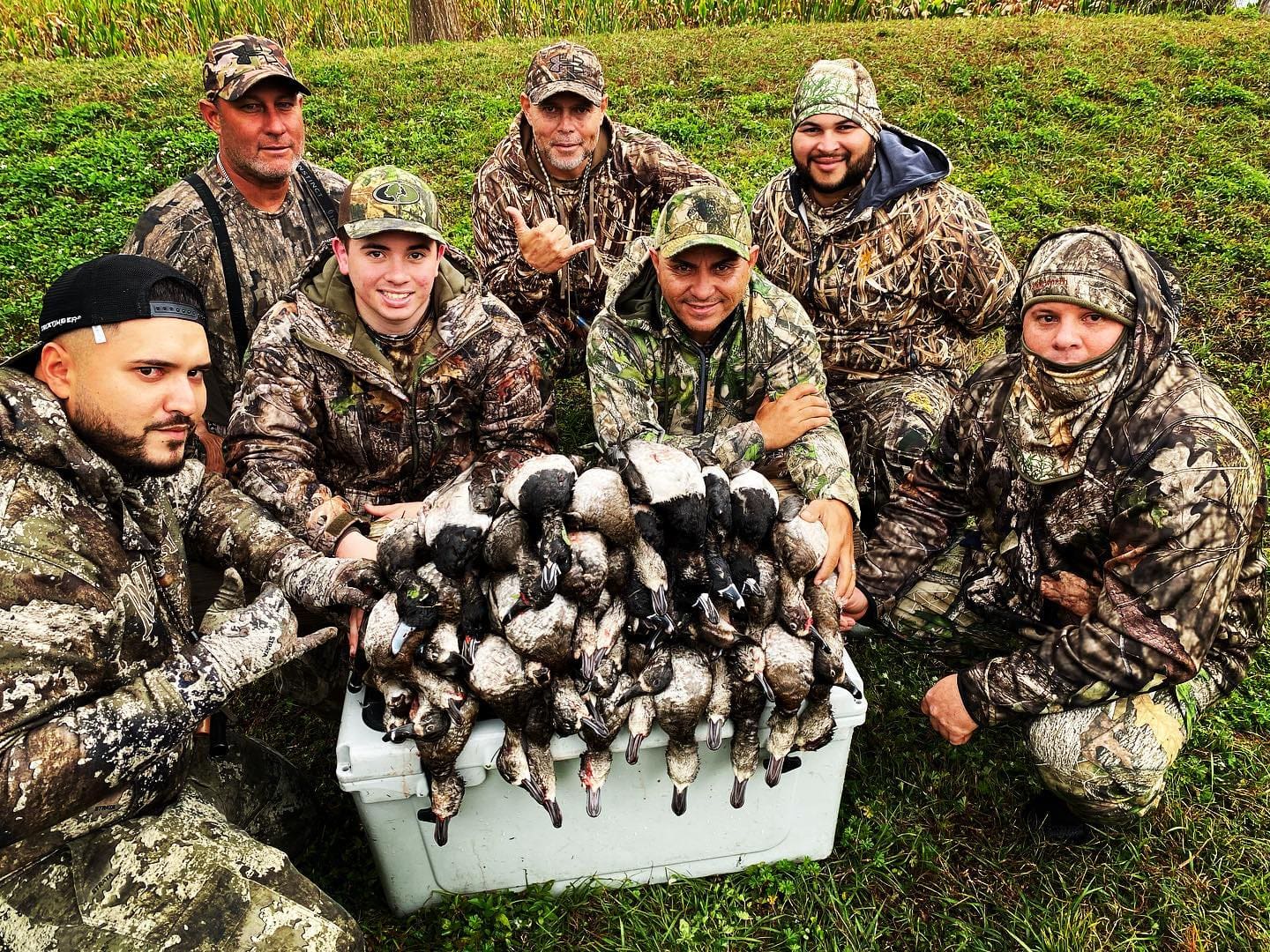 8 Man LIMIT  Another AMAZING Duck Hunt!!! Today’s Hunters ca...